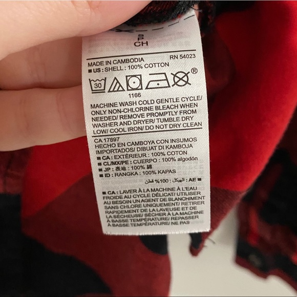 Old Navy Boyfriend Shirt Red Buffalo Plaid SMALL - Picture 4 of 5